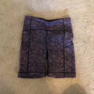 Lululemon Long Black/Pink Compression Shorts sz 2